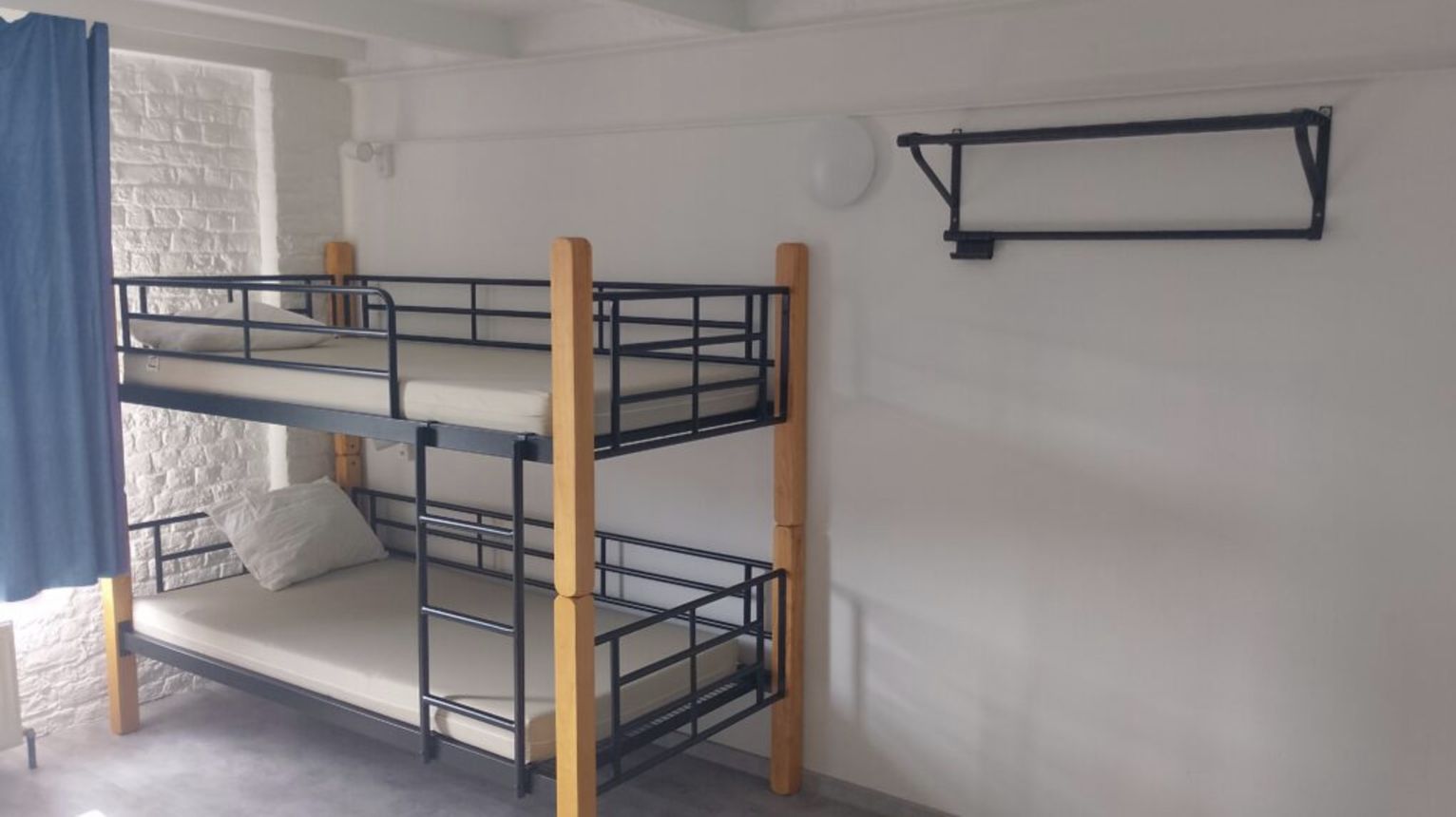 Kamer met stapelbedden in JES Sleep Inn